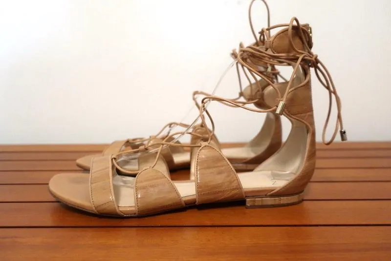 Sandales Gladiator Alexandre Birman Beige en Peau d'Anguille Taille 38.5 à Lacets Plate