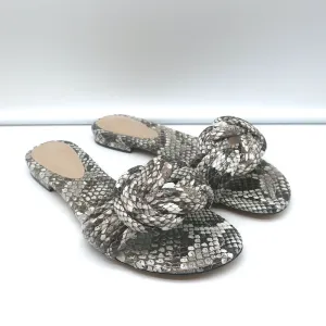 Sandales plates à nœuds Vicky Alexandre Birman en peau de serpent gris taille 38.5