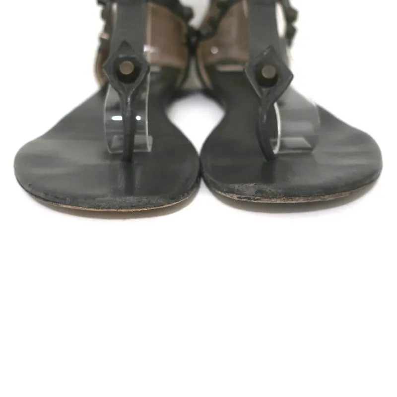 Sandales à lanières T cloutées Balenciaga en cuir gris foncé taille 37.5 à semelle plate et bride entre les orteils