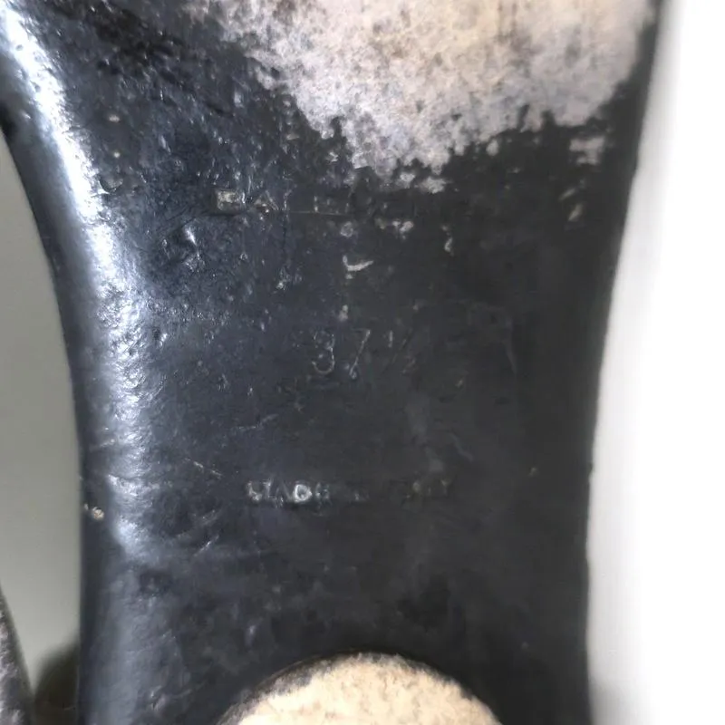 Sandales à lanières T cloutées Balenciaga en cuir gris foncé taille 37.5 à semelle plate et bride entre les orteils