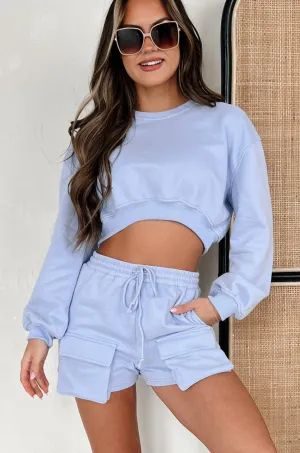 Ensemble Sweat-shirt Crop et Shorts 