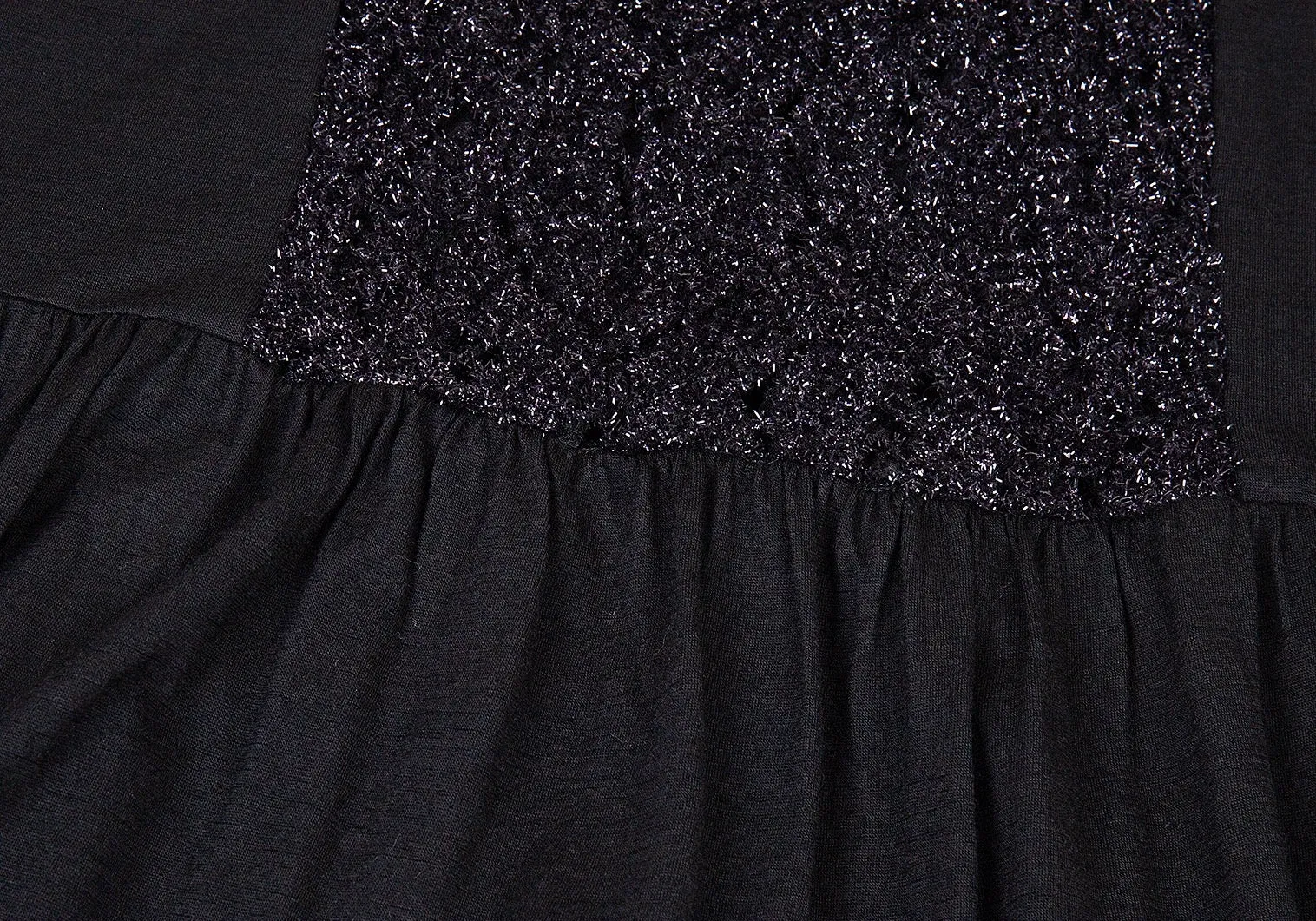 Comme des Garcons Japan. Tricot. Robe longue noire avec design pailleté à l'avant
