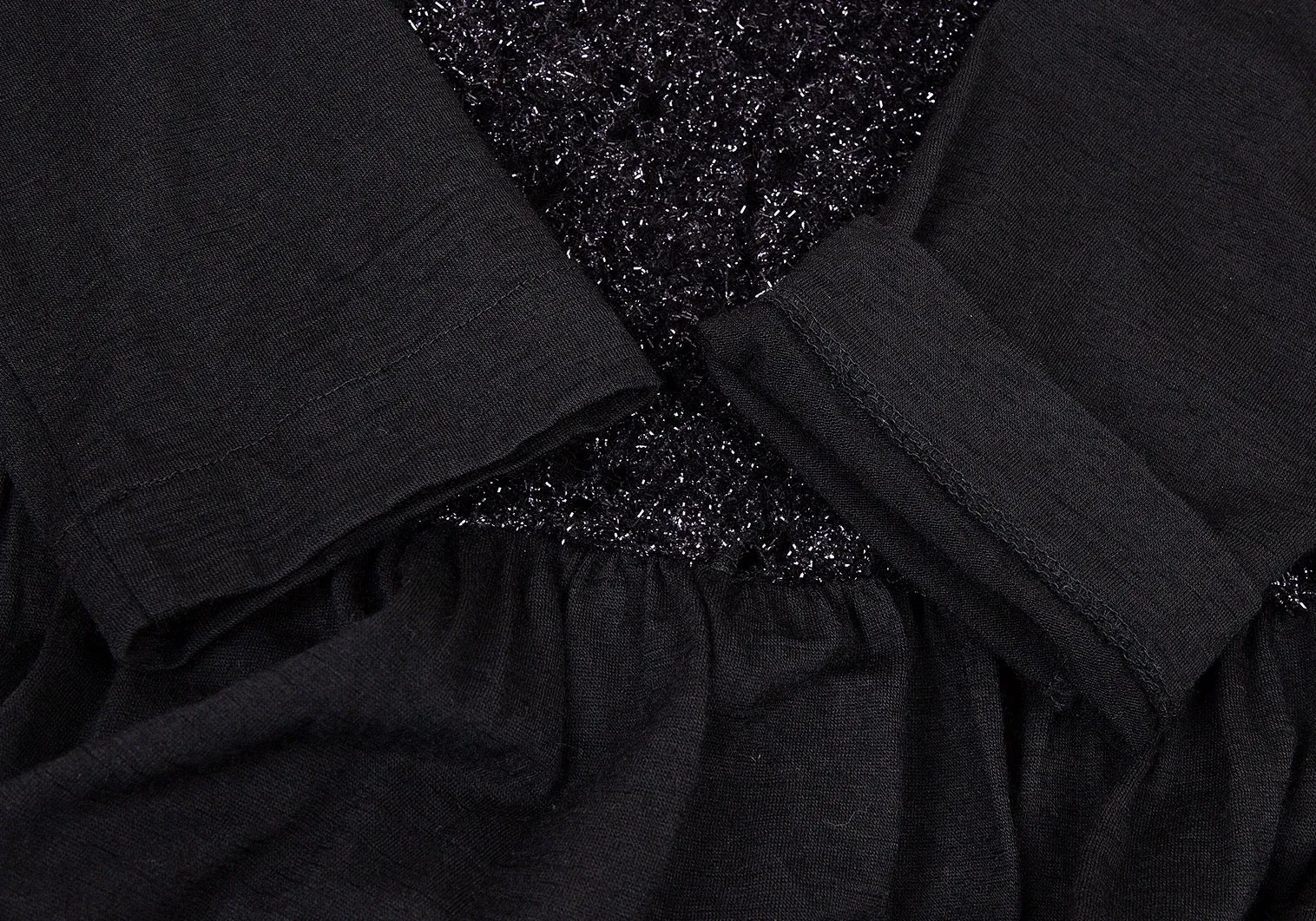 Comme des Garcons Japan. Tricot. Robe longue noire avec design pailleté à l'avant