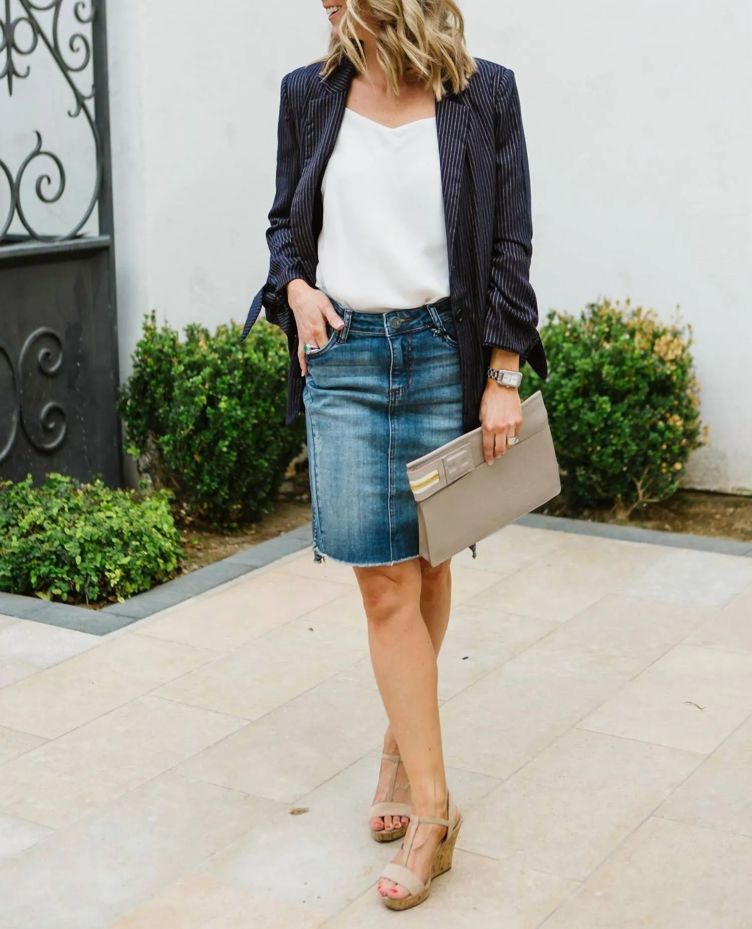 Jupe en denim à ourlet dégradé Connie Step en bleu