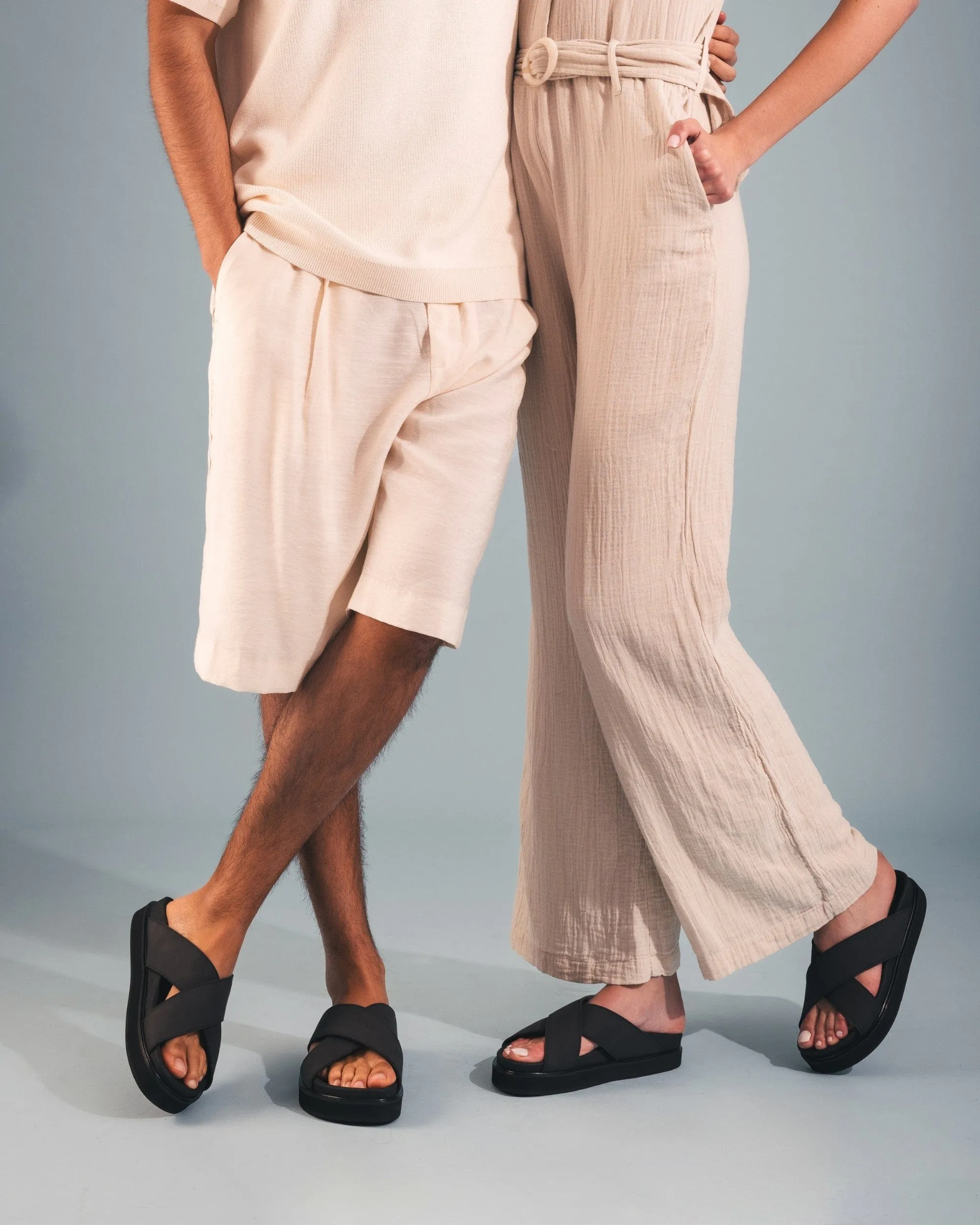 Davu Sandales unisexes en microfibre végane à plateforme croisée | Noir