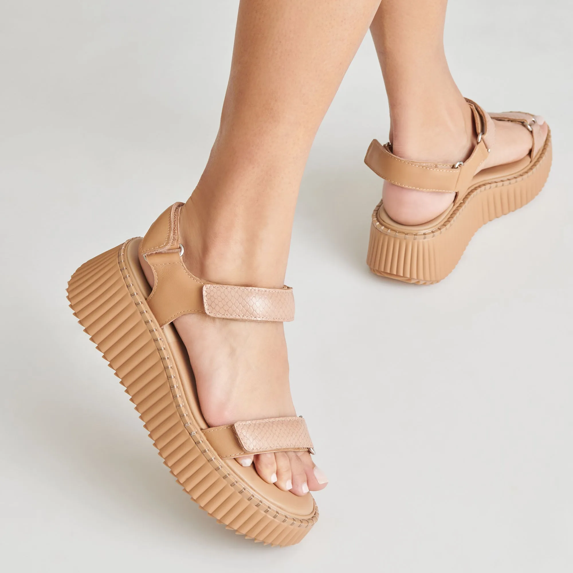 DEBRA SANDALES TOFFEE CUIR EMBOSSE