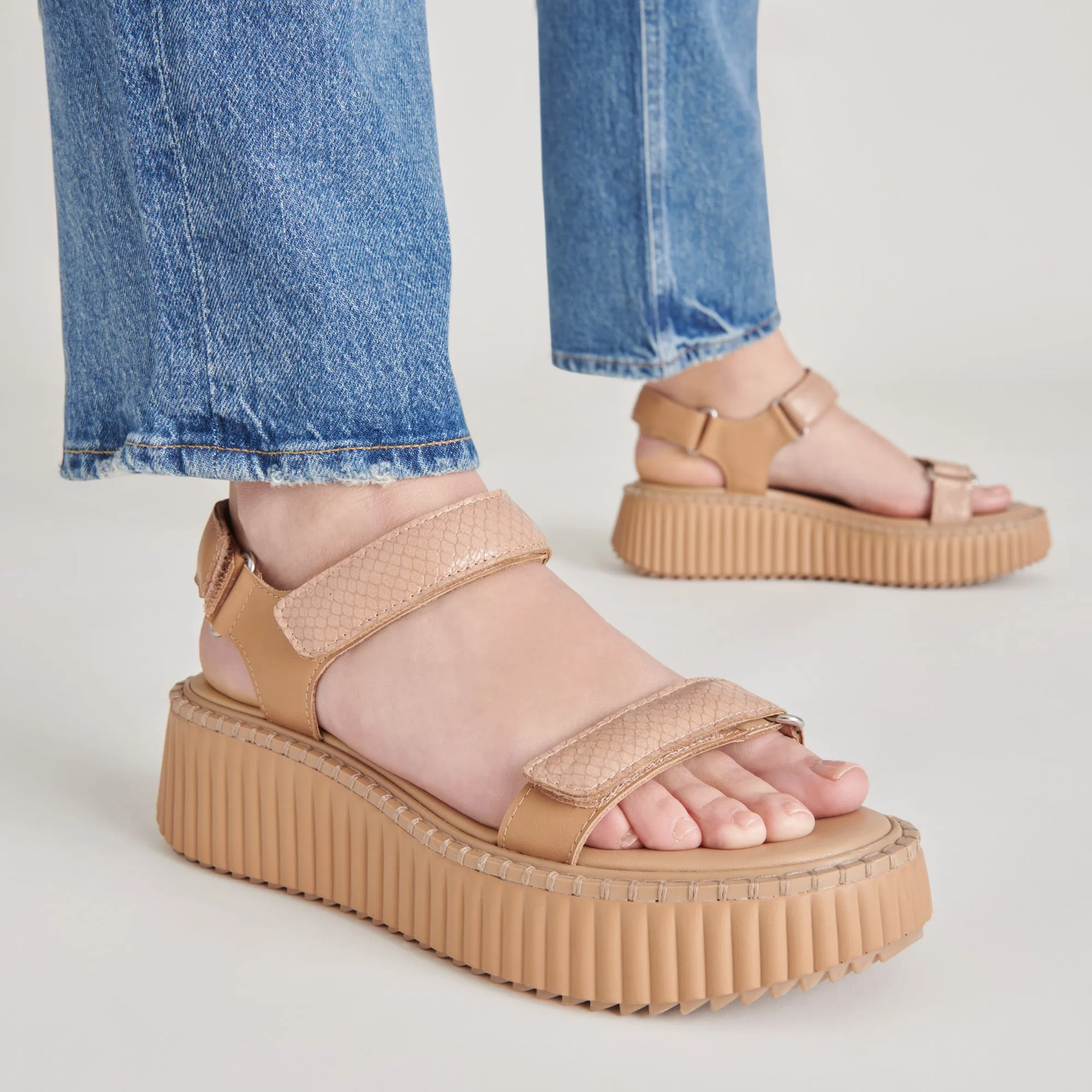 DEBRA SANDALES TOFFEE CUIR EMBOSSE