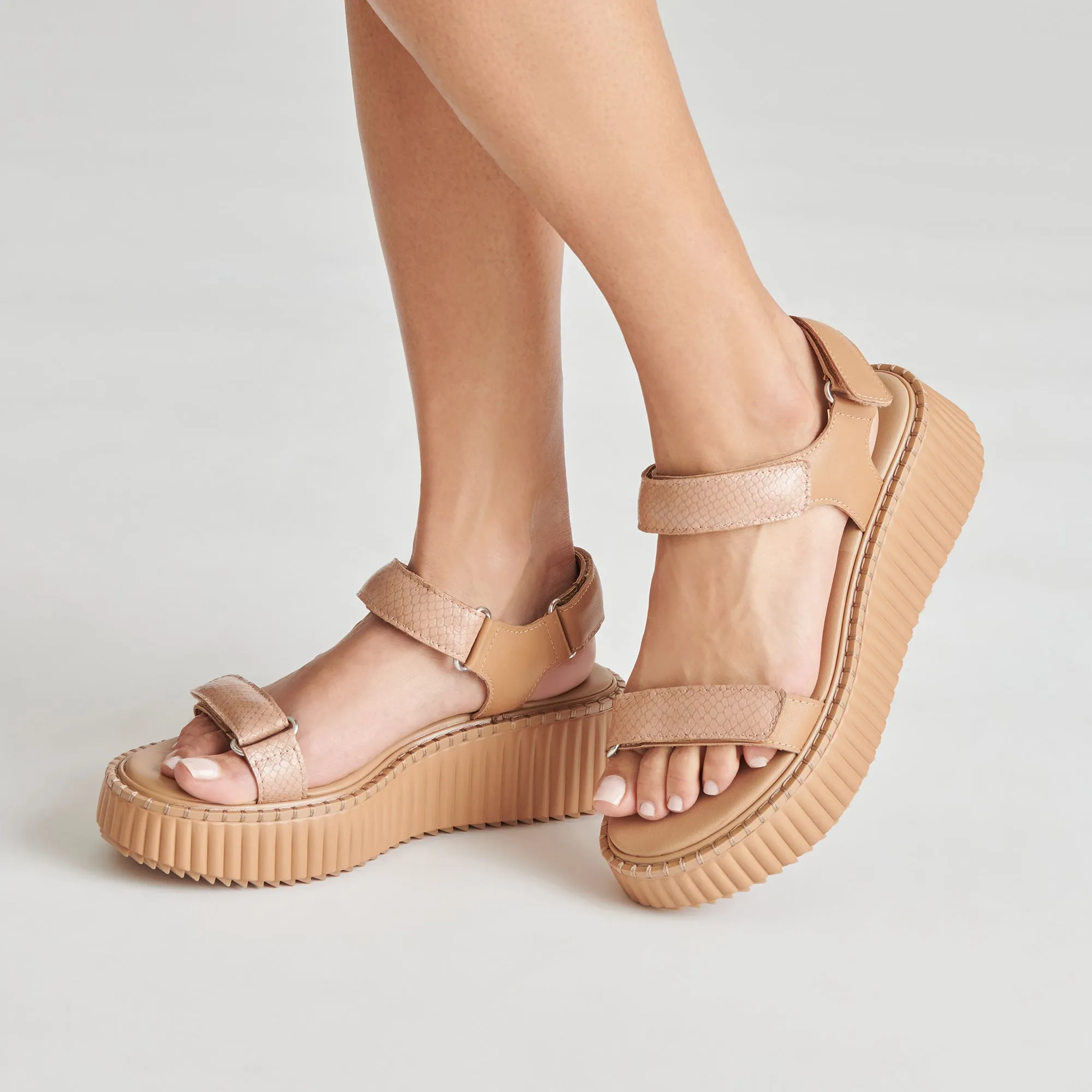 DEBRA SANDALES TOFFEE CUIR EMBOSSE