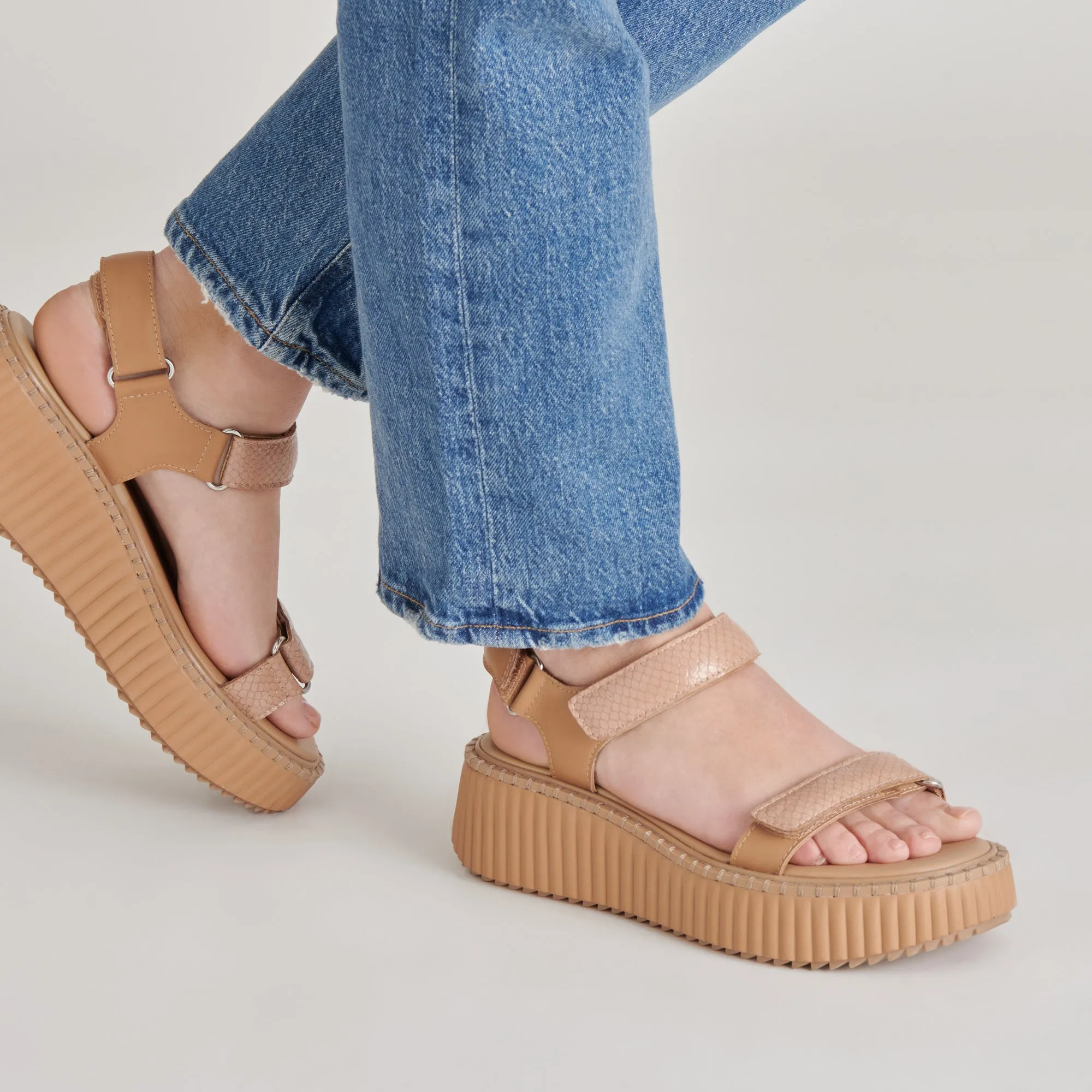 DEBRA SANDALES TOFFEE CUIR EMBOSSE