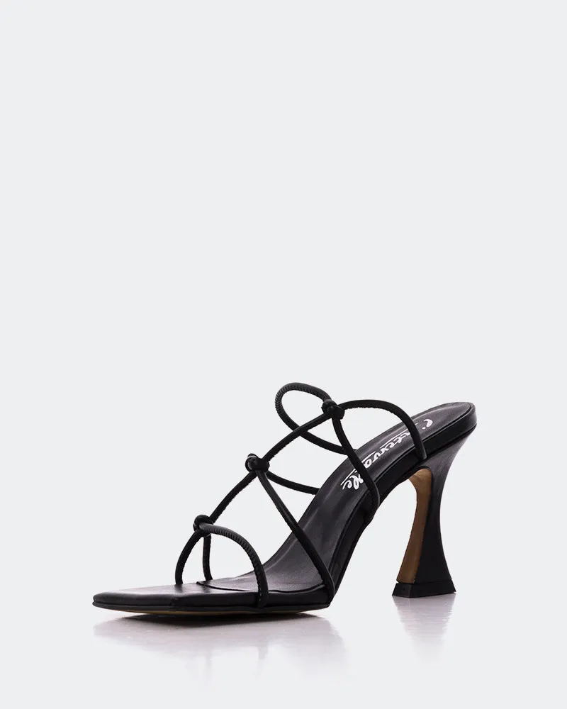 Elise Cuir Noir