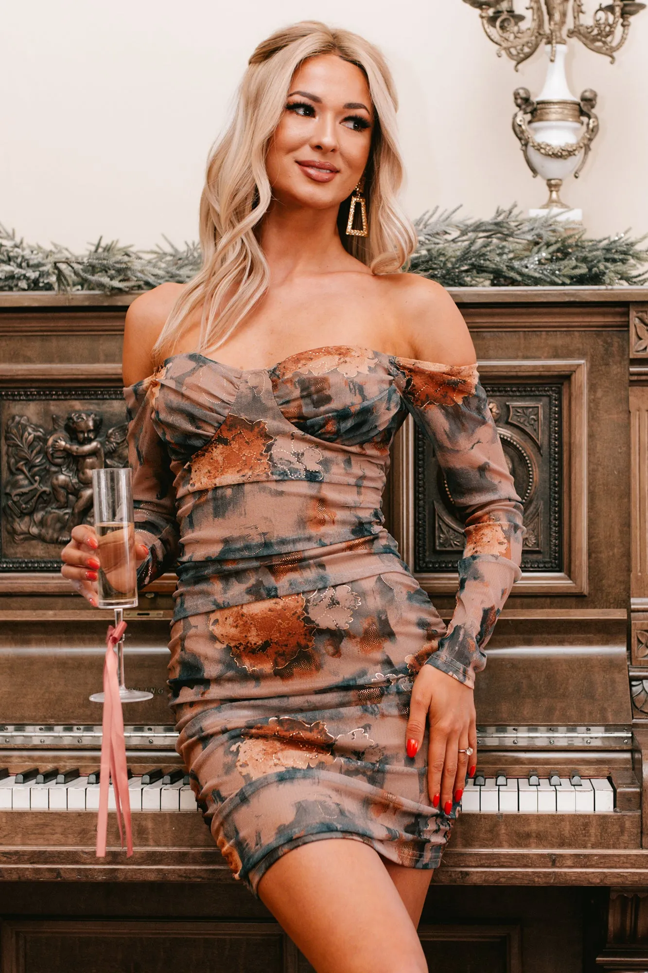 Robe métallique florale bustier d'une beauté envoûtante (Nude Multi)