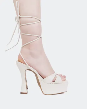 Cuir blanc cassé féerique