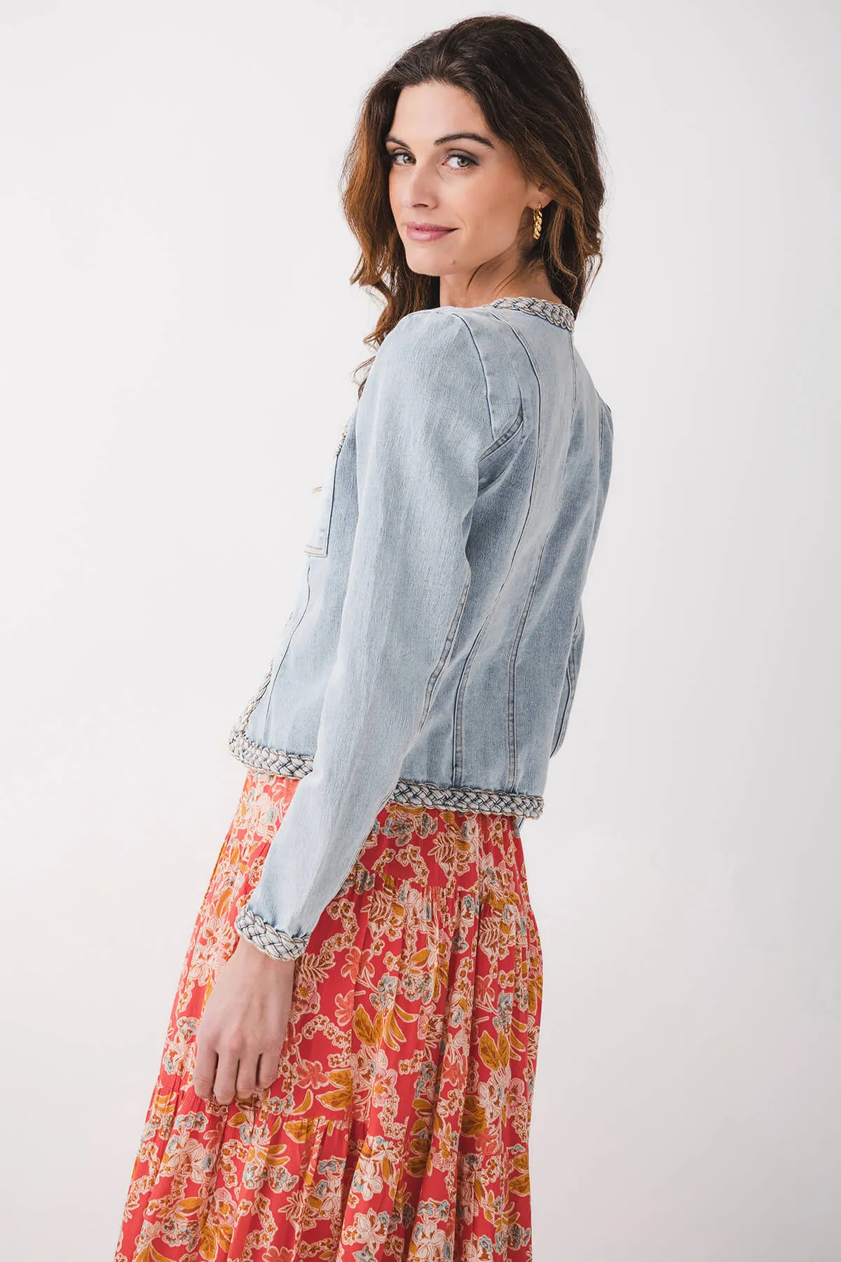 Veste en denim Fate avec passepoil tressé