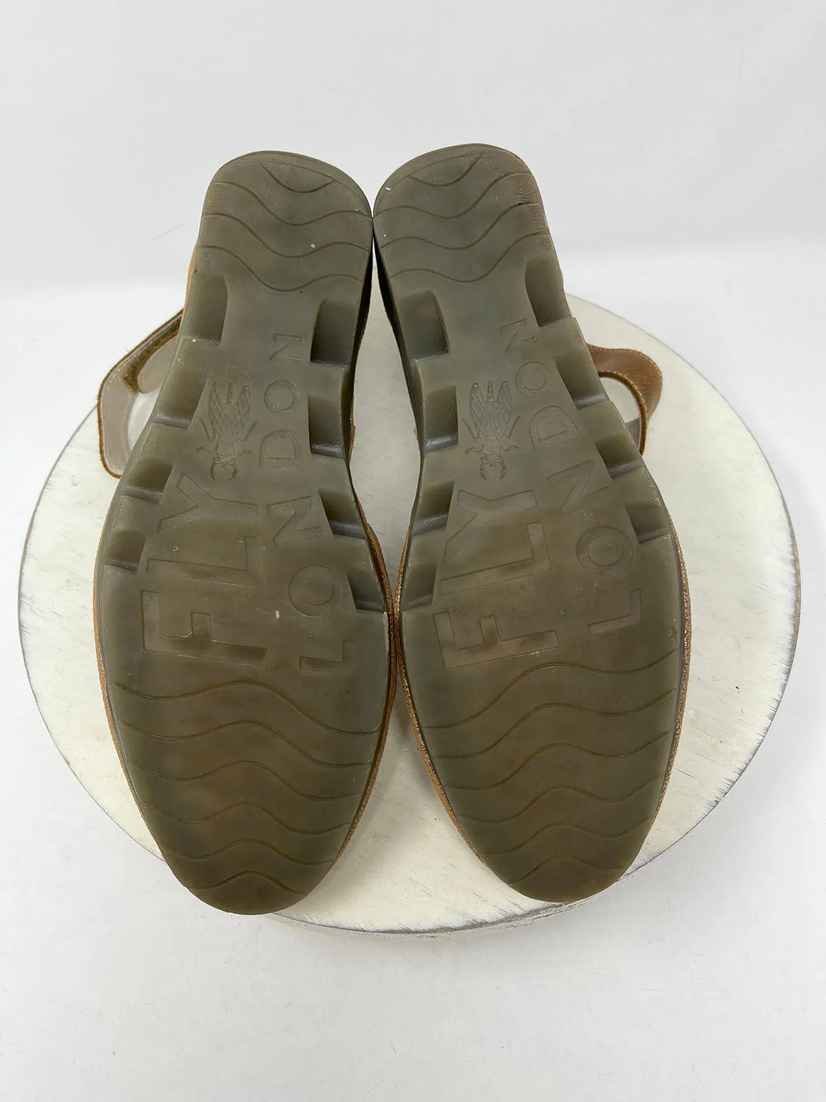 Sandales Fly London Taille 10.5/11 (41) Beige & Or Craquelé