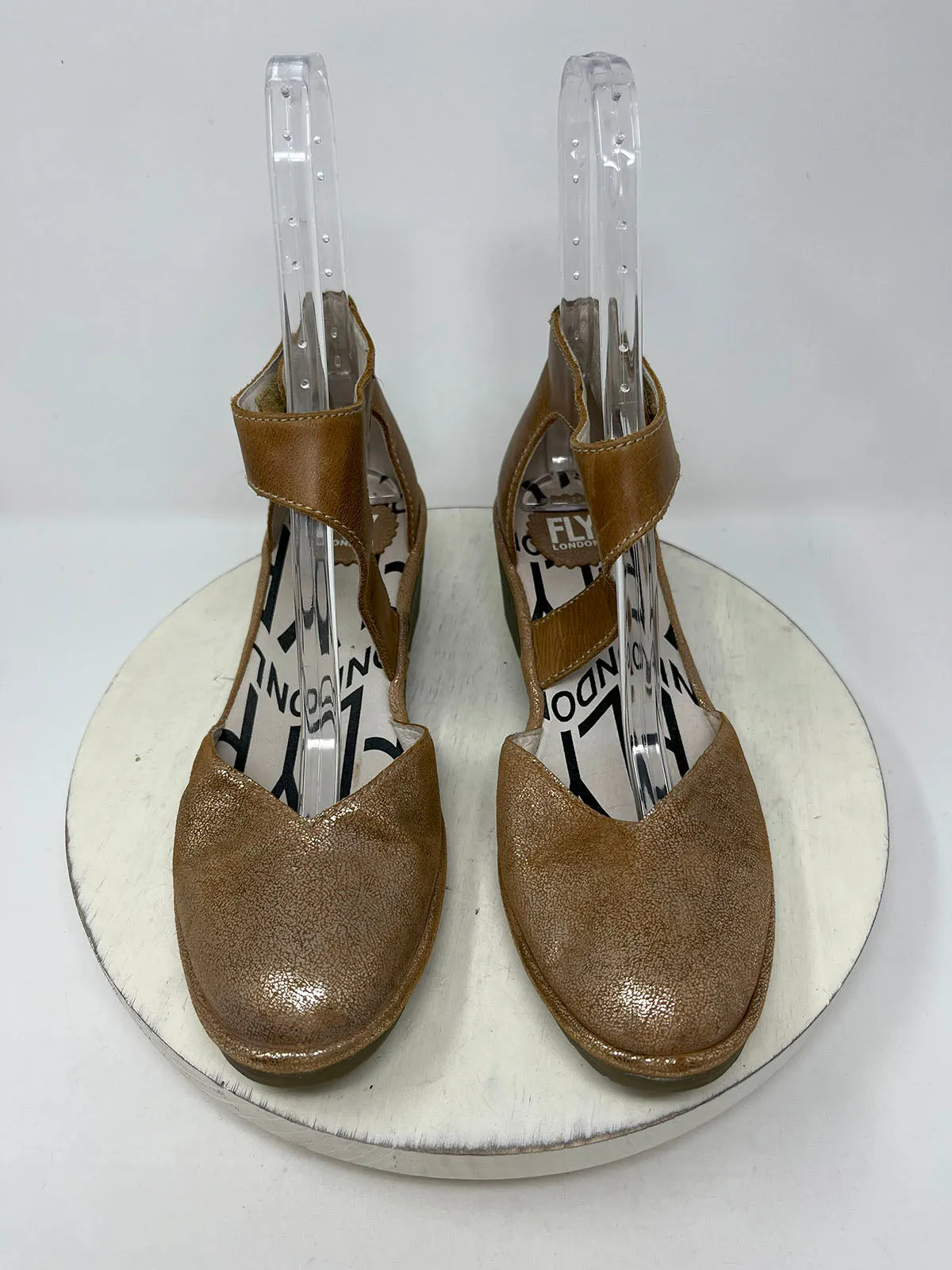 Sandales Fly London Taille 10.5/11 (41) Beige & Or Craquelé