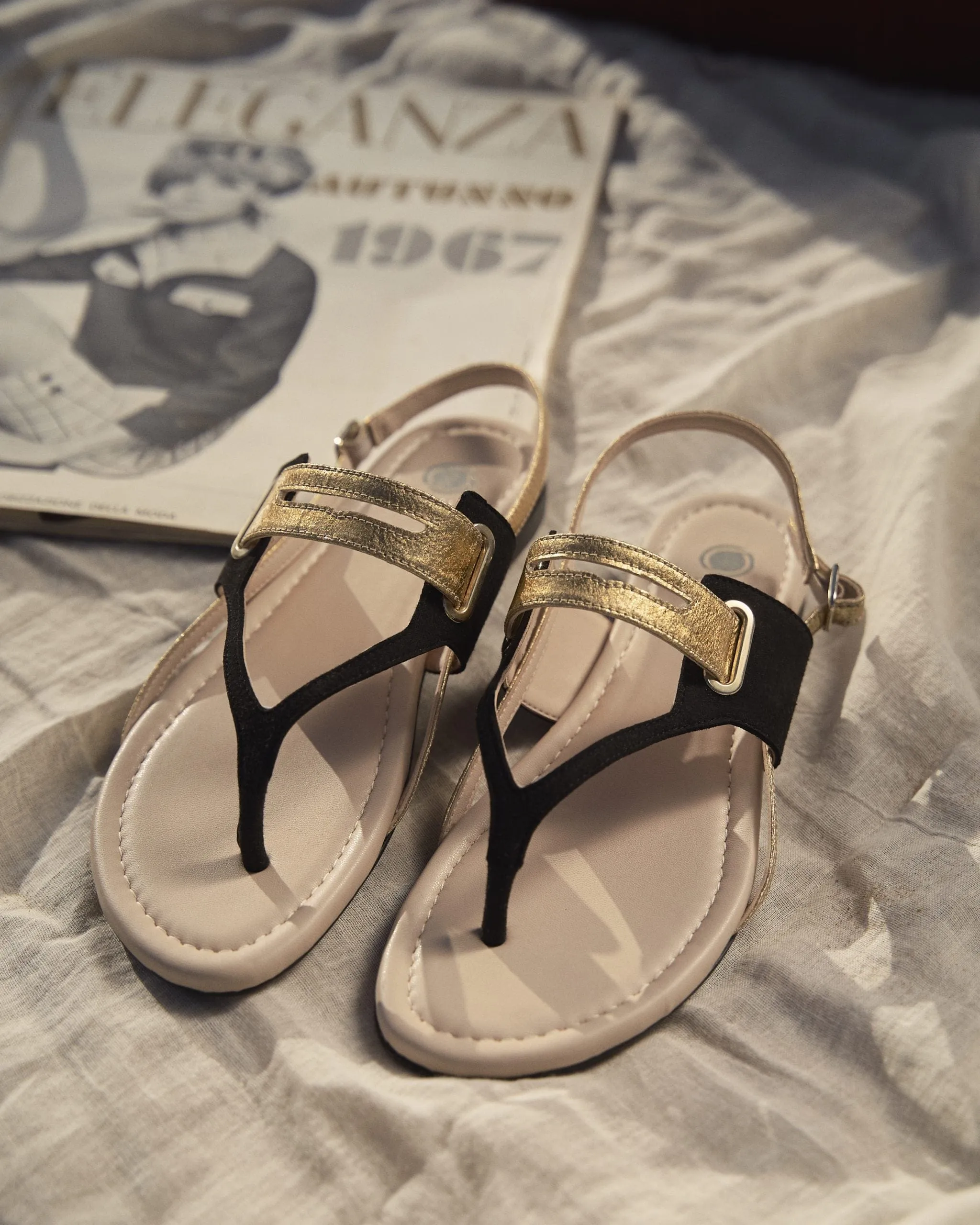 Sandales Gladiateur en Cuir Végétal Pinatex® | Noir & Or