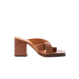Justina Tan Cuir