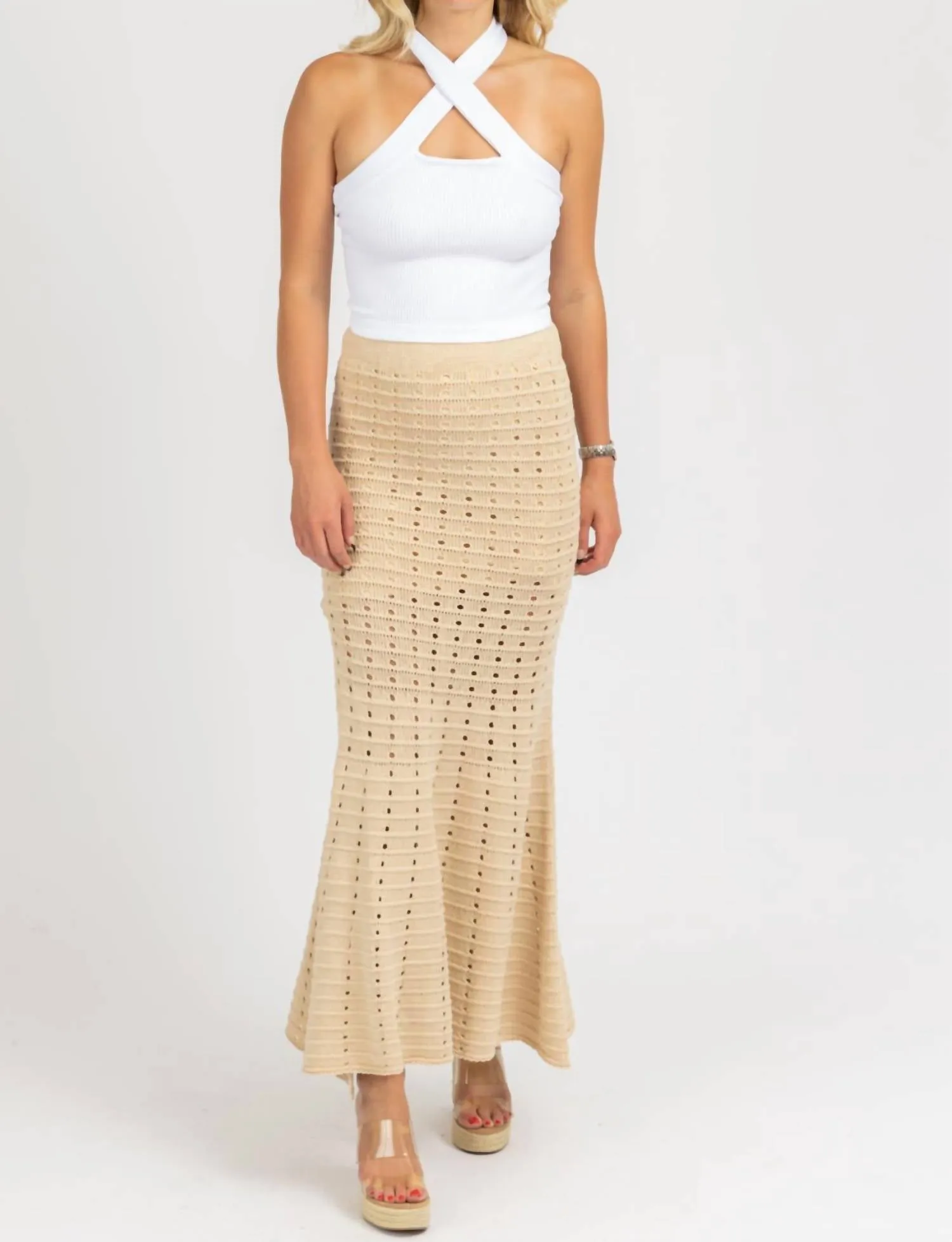 Jupe fendue ajustée et évasée en beige
