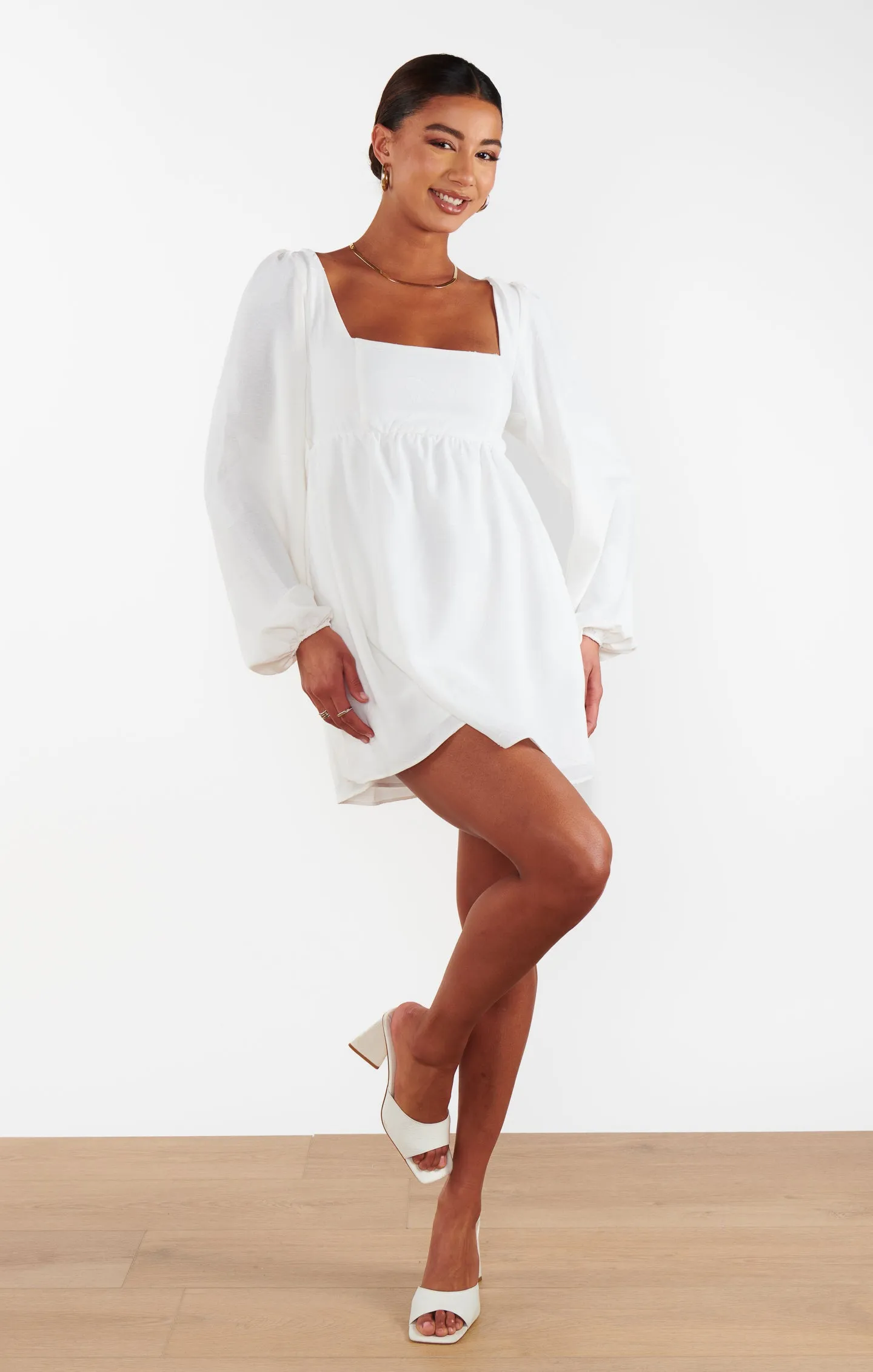 Robe courte Marianna ~ Papillon blanc à clip