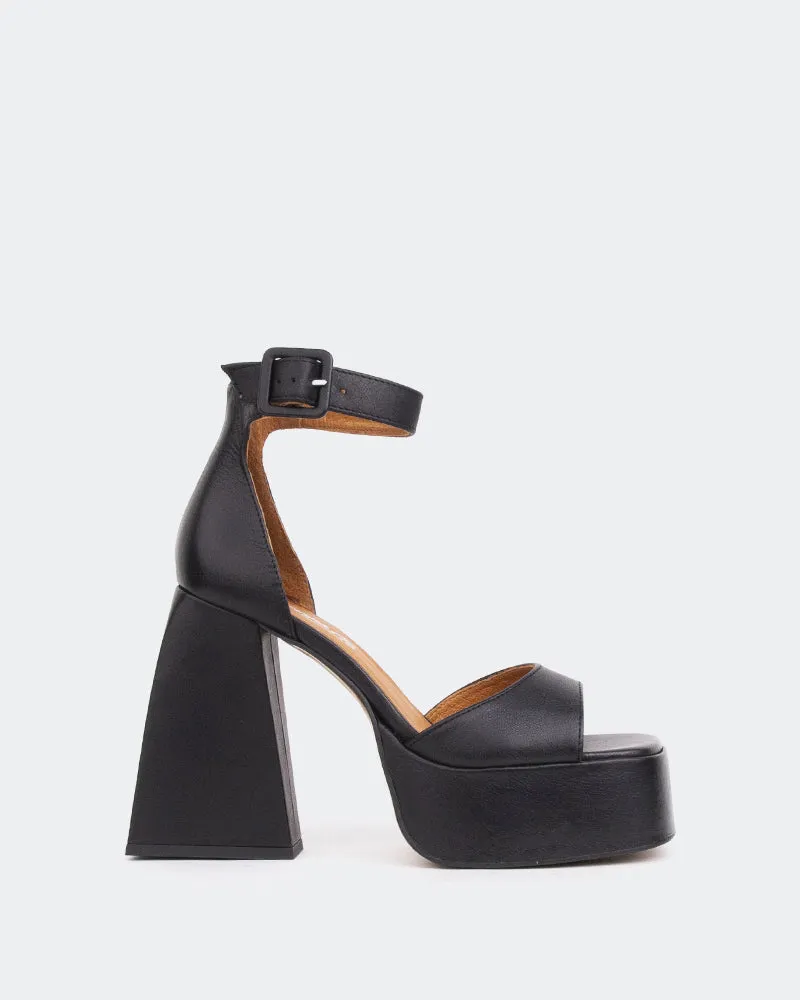 Moore, Cuir Noir