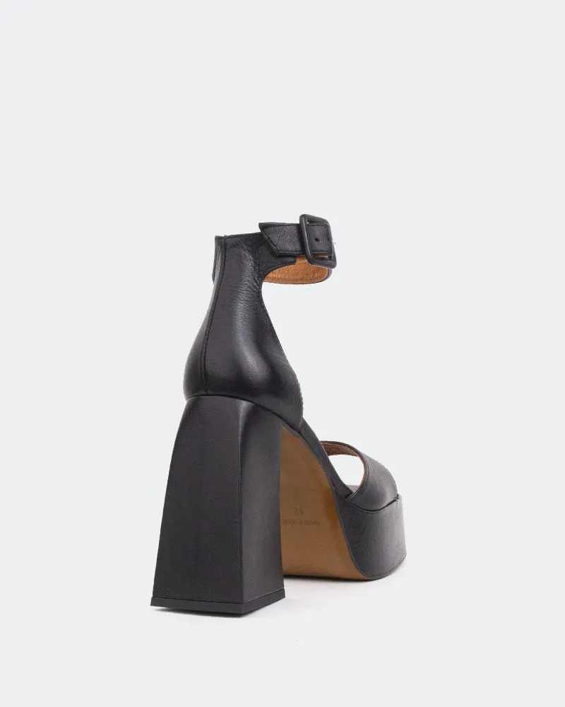 Moore, Cuir Noir