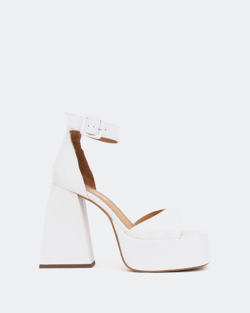 Moore, Cuir Blanc