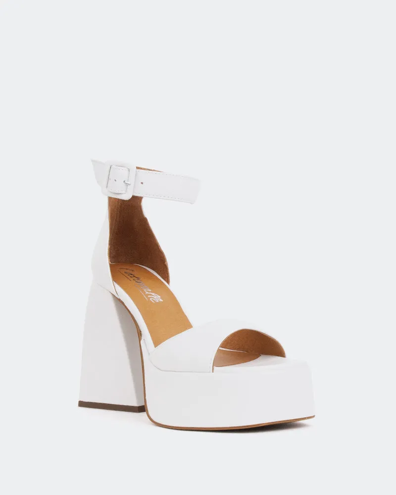 Moore, Cuir Blanc