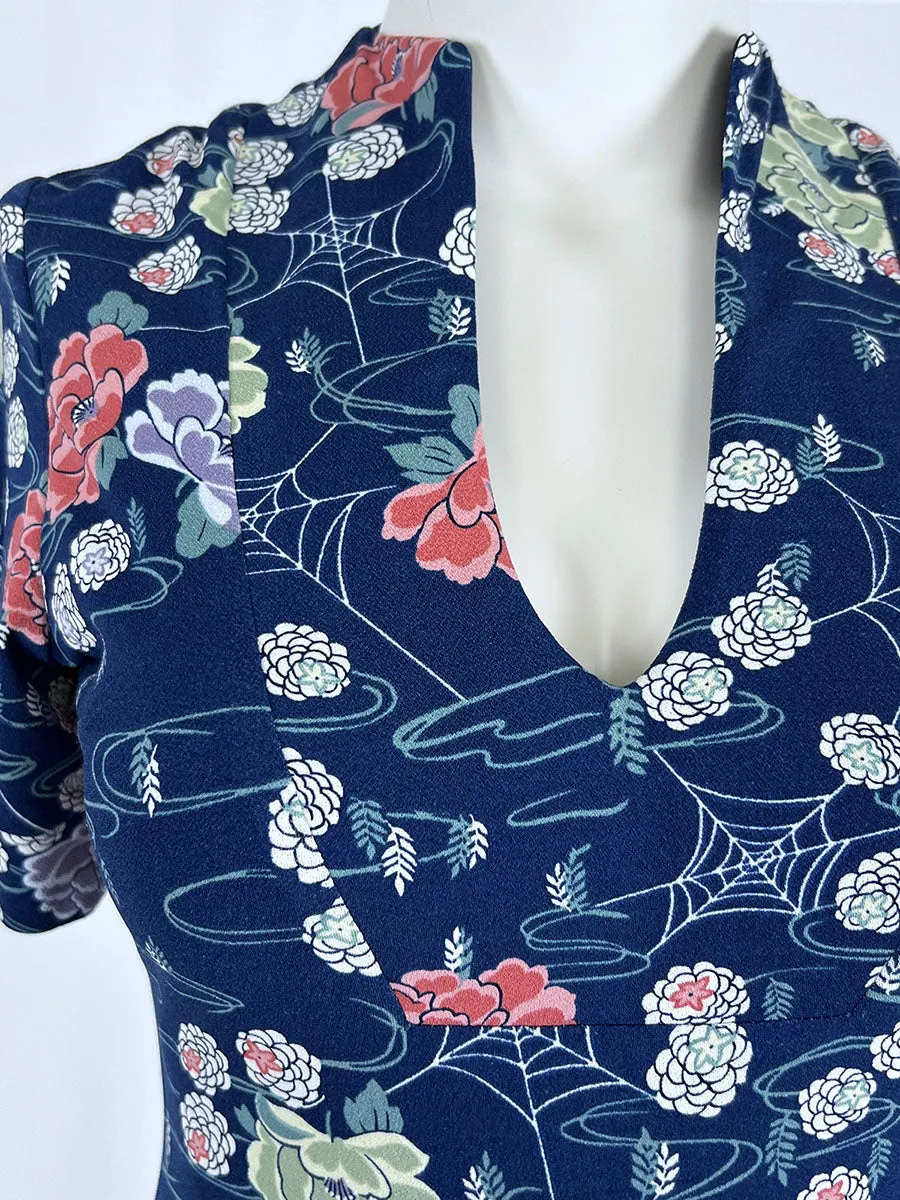 Robe rétro asiatique Pinup Couture Taille 12 en marine et rose à motifs floraux