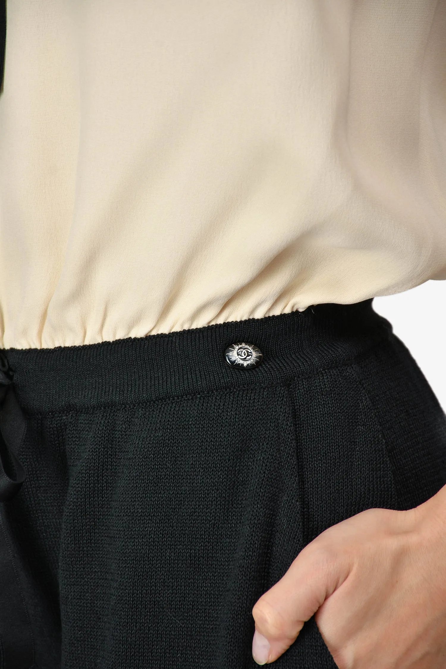 Chanel™ Pré-Owned Combinaison en Soie Beige/Noire Taille 38 de 2011