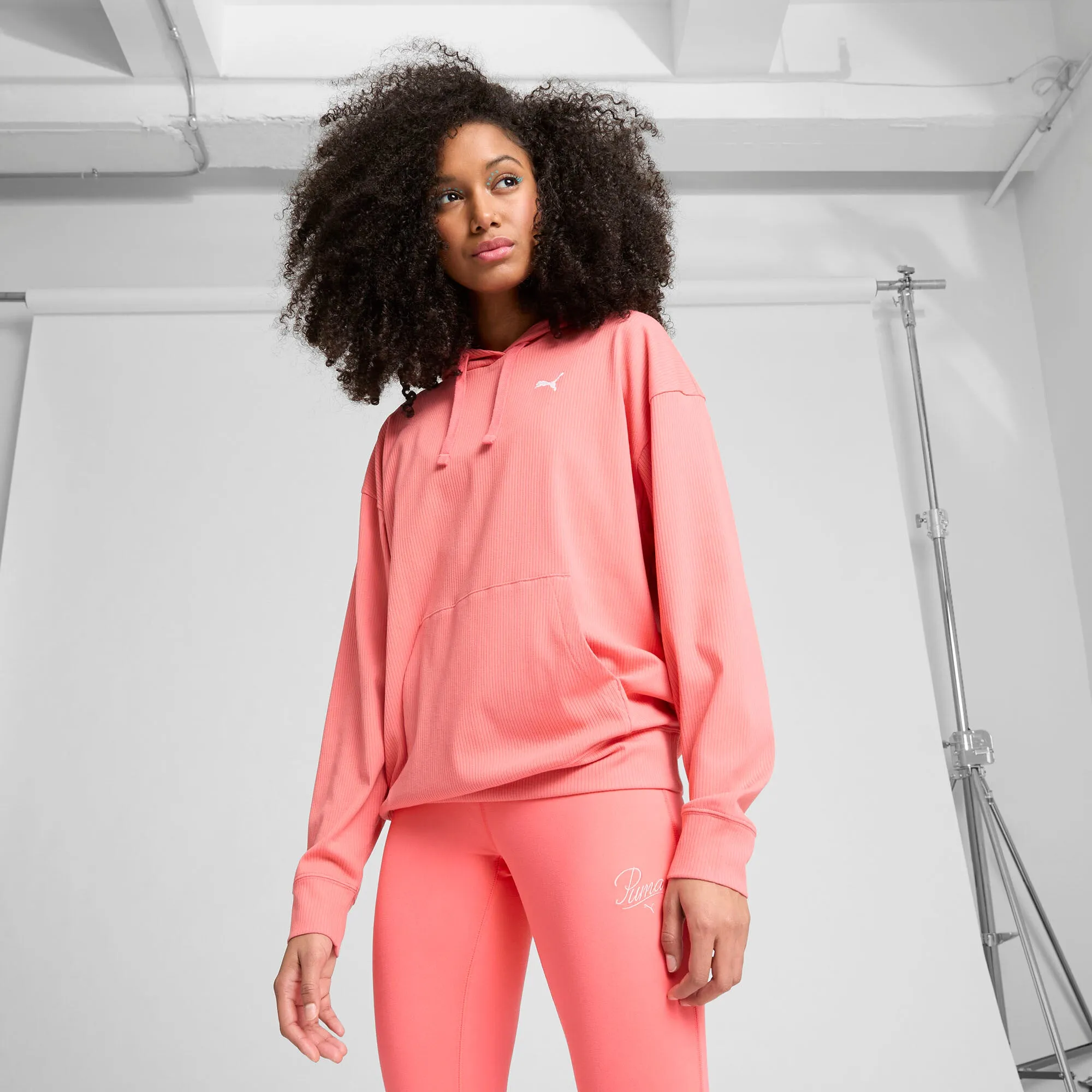 PUMA Sweat à capuche confortable en côtes pour femme ESS ELEVATED