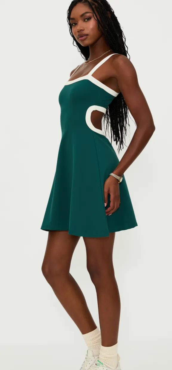Robe de tennis vert sauge par Beach Riot
