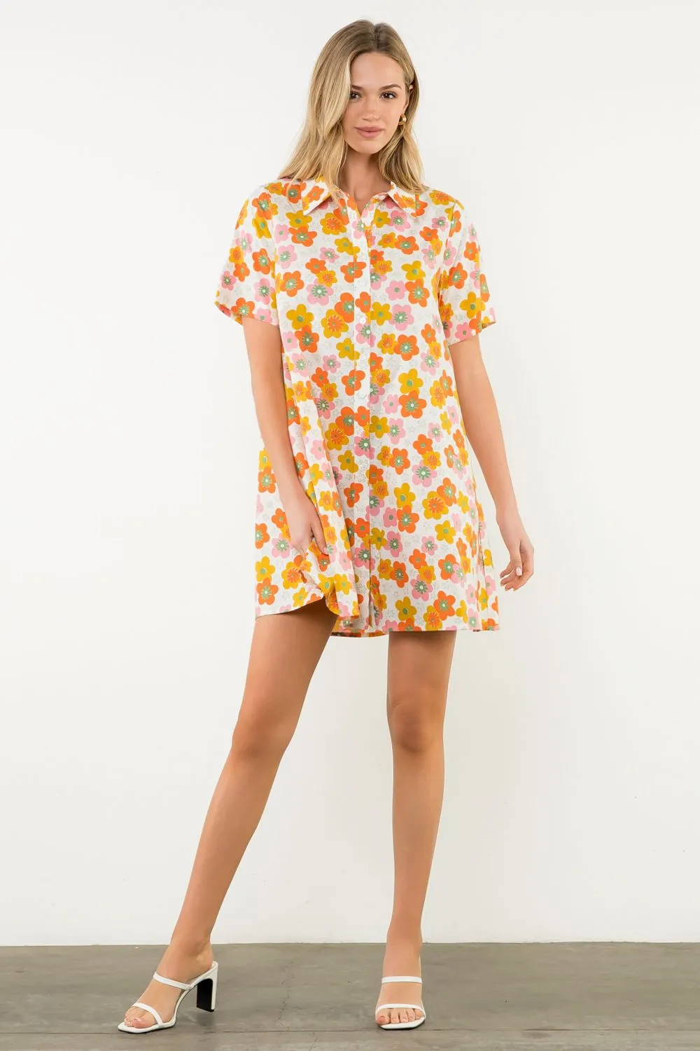 Robe Silvy à col boutonné et coupe évasée