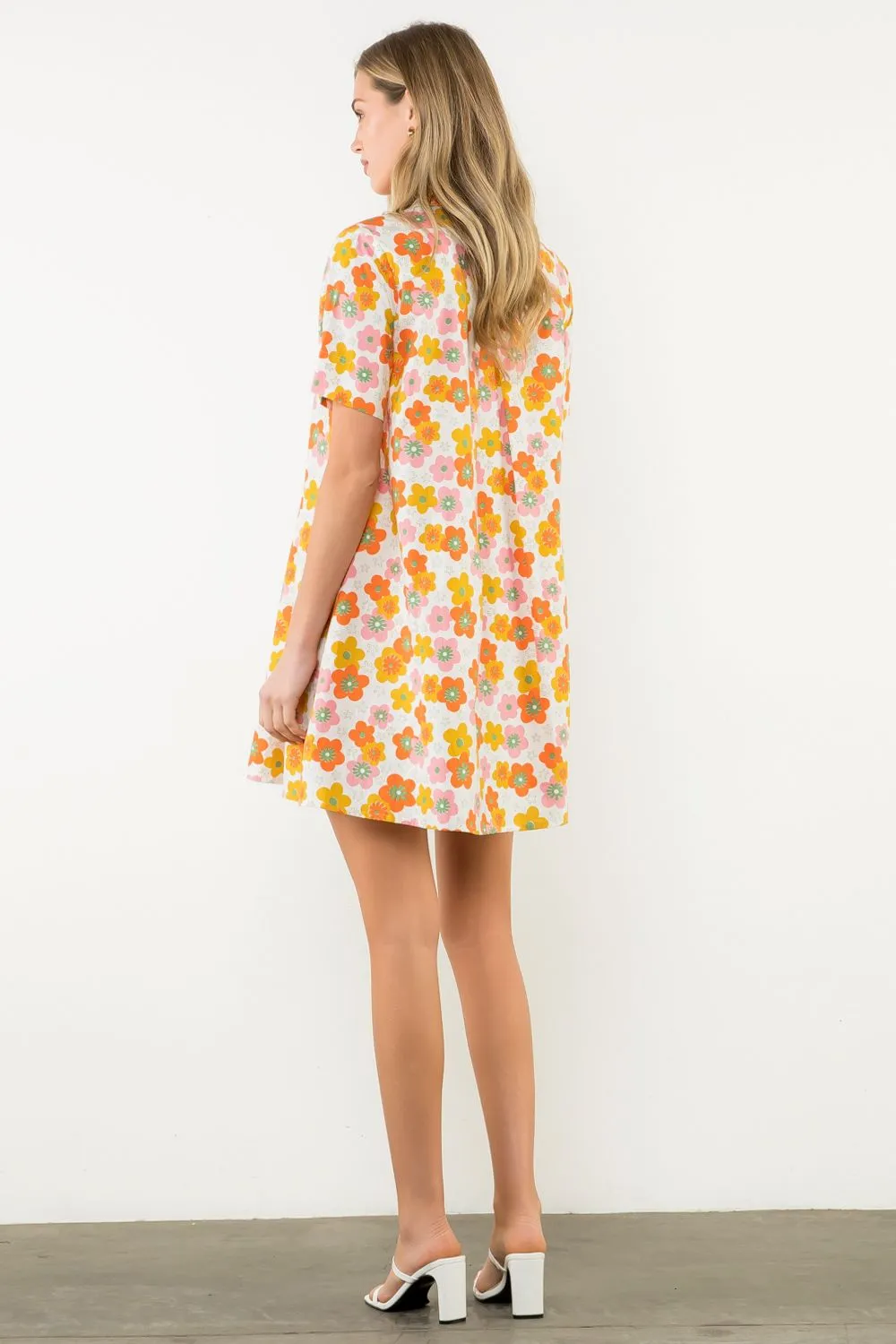 Robe Silvy à col boutonné et coupe évasée