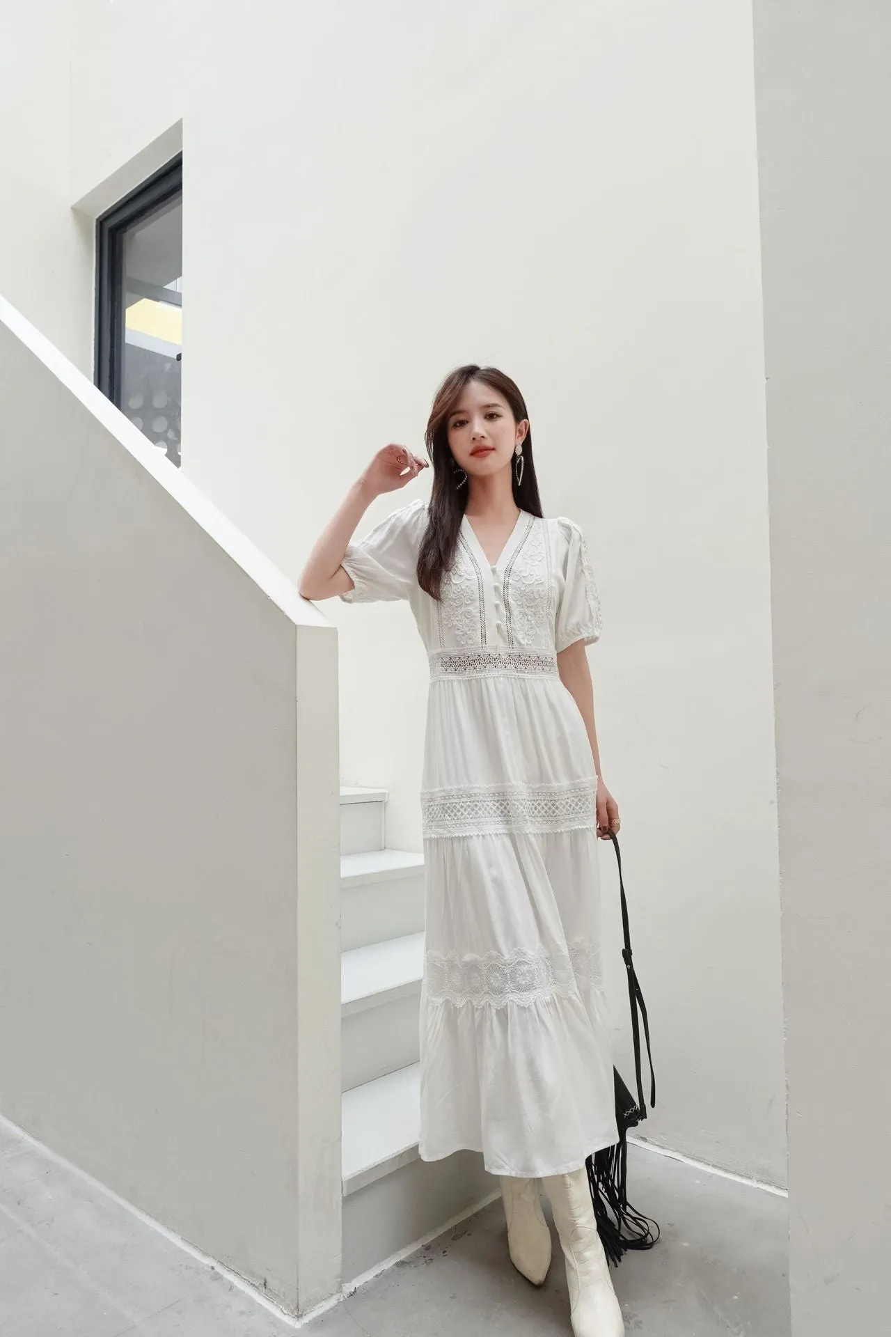 Robe blanche à col en V Summer Lace