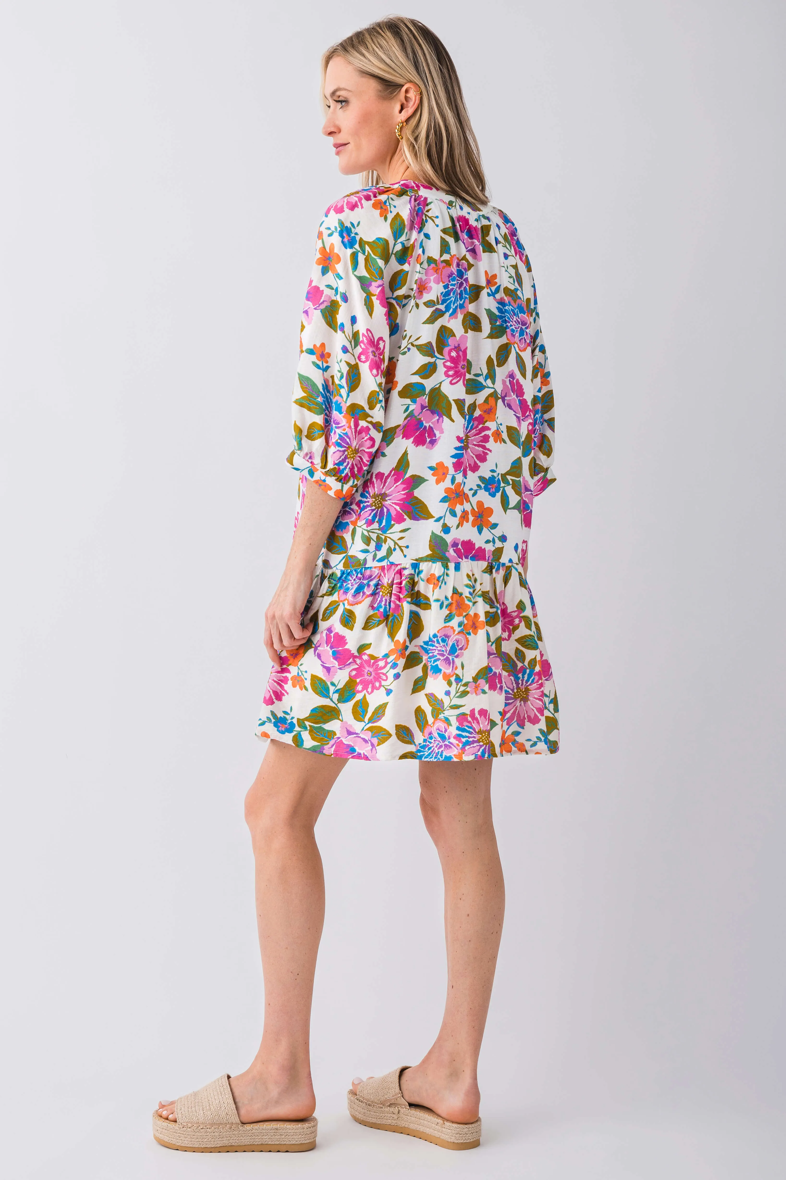 Robe THML à imprimé floral avec encolure décalée et manches 3/4