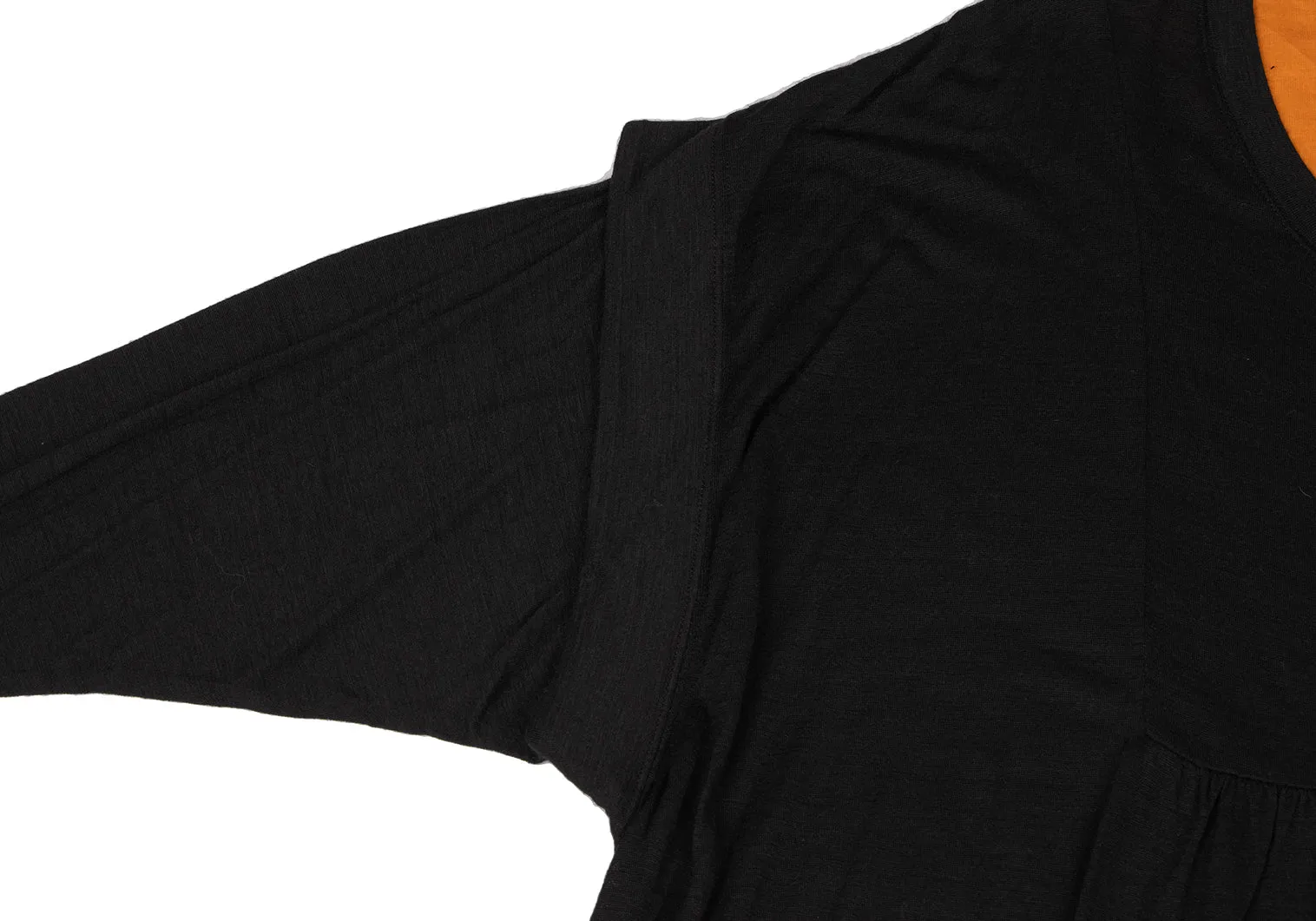 TSUMORI CHISATO JAPAN. NEUF. AVEC ÉTIQUETTES. Robe en laine et rayonne noire à boutons