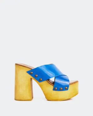 Cuir bleu torsadé