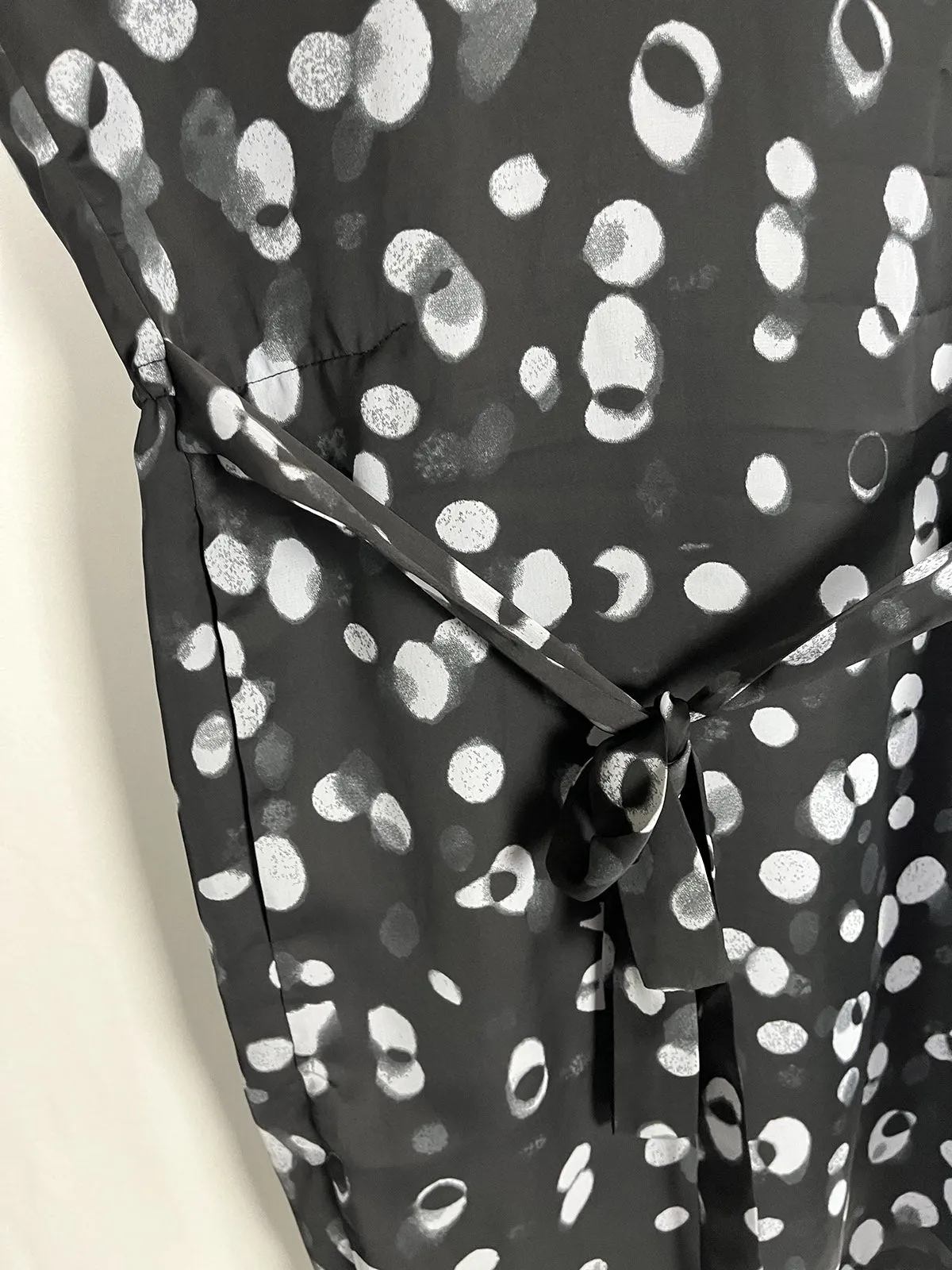 vince. Robe à pois abstraits noir et gris Taille L (14)
