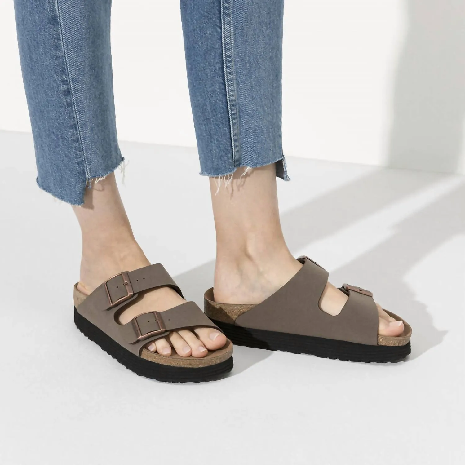 Sandale Birkibuc Vegan Plateforme pour Femme en Moka
