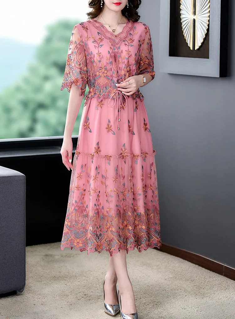 Robes élégantes pour femmes à col en V, broderies et manches courtes, tendance