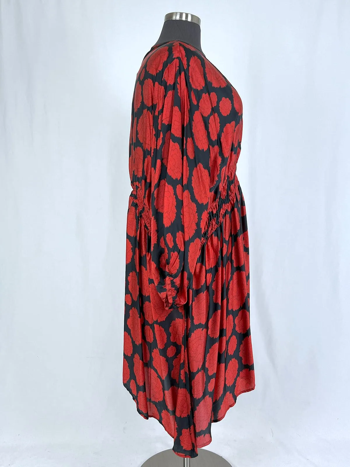 Robe florale noire et rouge Wray Taille 5XL (30W) NEJ